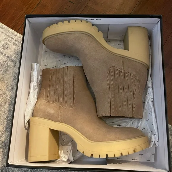 Dolce Vita Caster H2O Bootie - Picture 6 of 8